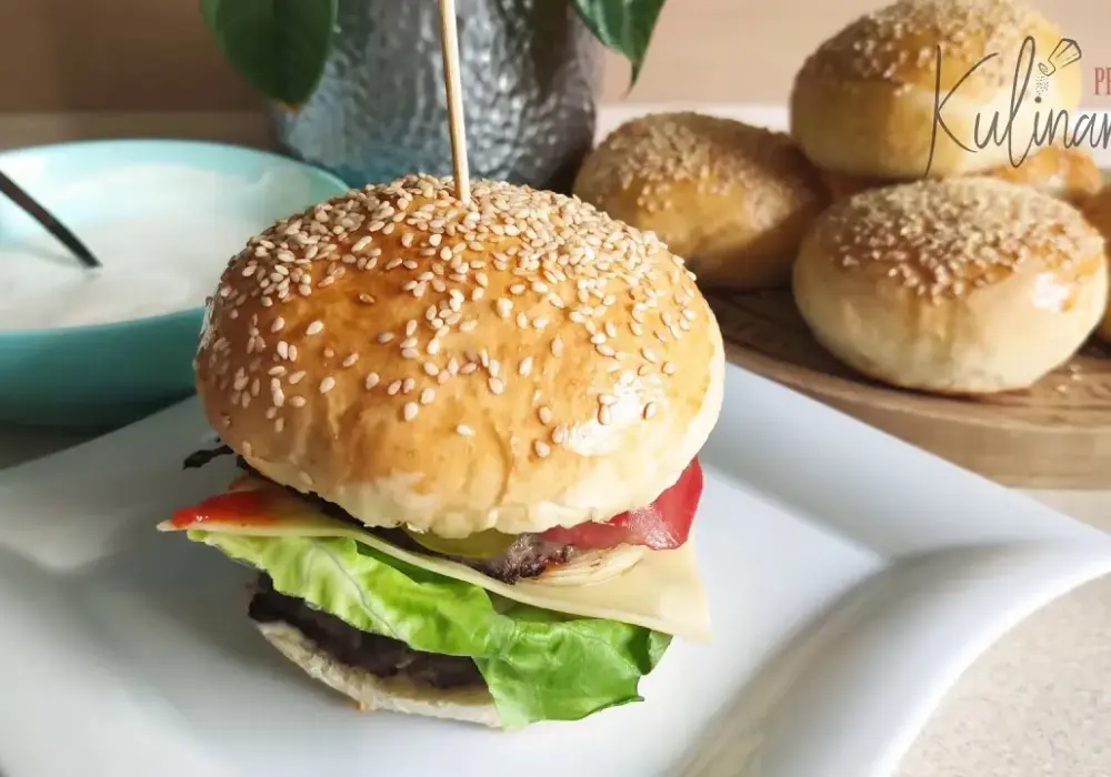 Jak podpiec bułki do hamburgerów, aby były idealnie chrupiące?