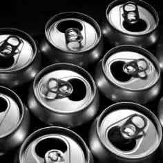 Puszki po piwie gdzie wyrzucić? Oto ważne informacje o recyklingu