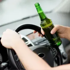 Piwo bezalkoholowe czy ma alkohol? Odkryj prawdę o jego zawartości