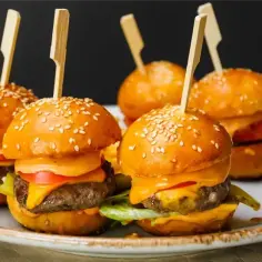 Gdzie kupić mini hamburgery? Sprawdź najlepsze miejsca i oferty