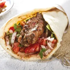 Ile kalorii ma kebab w tortilli z frytkami? Zaskakujące fakty o kaloriach
