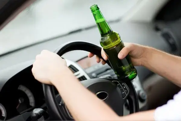 Piwo bezalkoholowe czy ma alkohol? Odkryj prawdę o jego zawartości